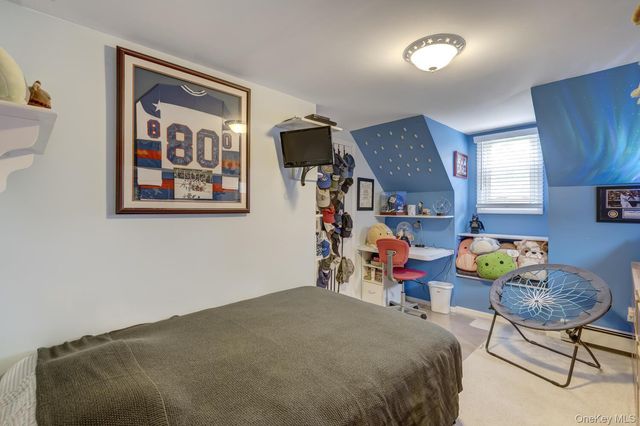 18 Loring Road, Levittown, NY 11756