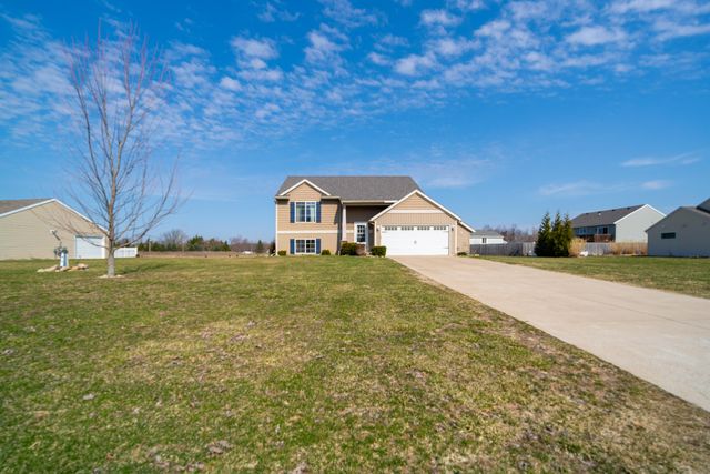 871 E Harmony Drive, Solon Twp, MI 49345