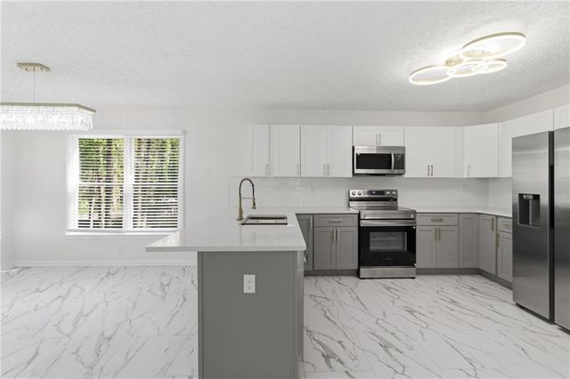 3760 Mountain Cove Road, Snellville, GA 30039