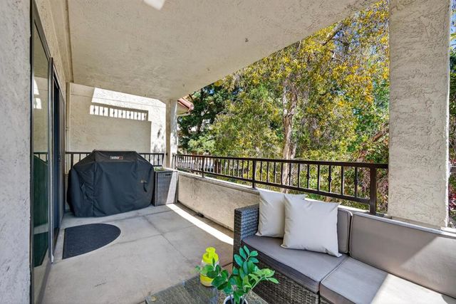 22103 Vista Del Plaza Lane 22, Hayward, CA 94541