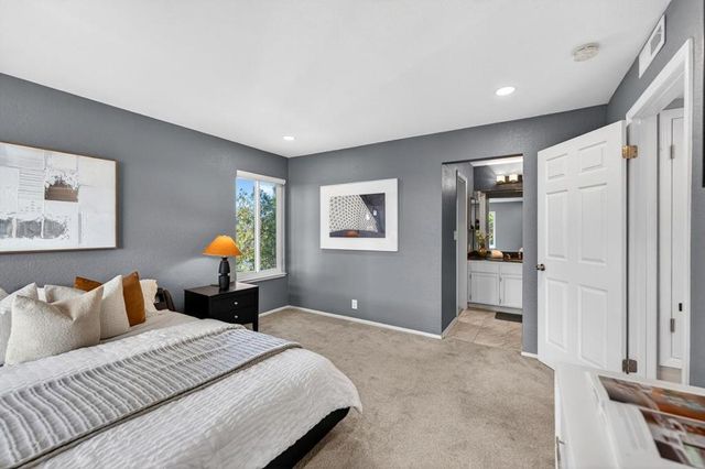 22103 Vista Del Plaza Lane 22, Hayward, CA 94541
