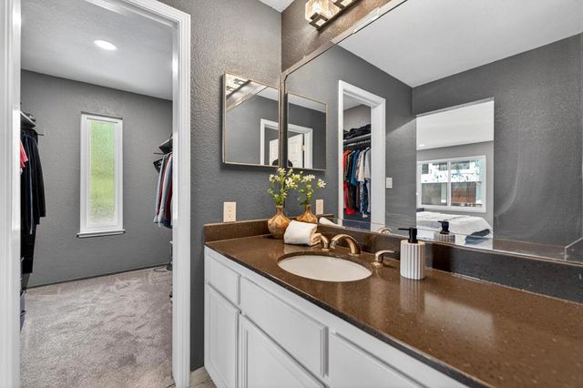 22103 Vista Del Plaza Lane 22, Hayward, CA 94541
