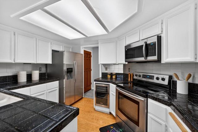 22103 Vista Del Plaza Lane 22, Hayward, CA 94541