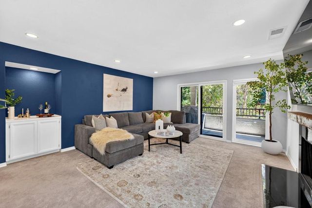 22103 Vista Del Plaza Lane 22, Hayward, CA 94541