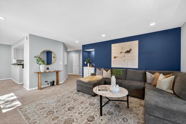 22103 Vista Del Plaza Lane 22, Hayward, CA 94541