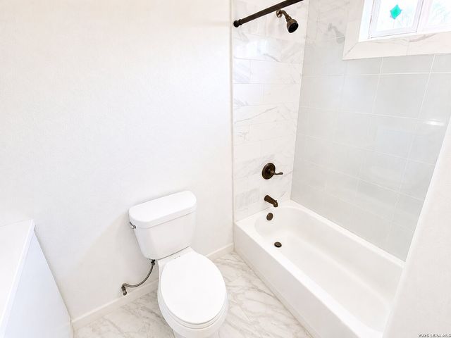 235 Benita, San Antonio, TX 78210