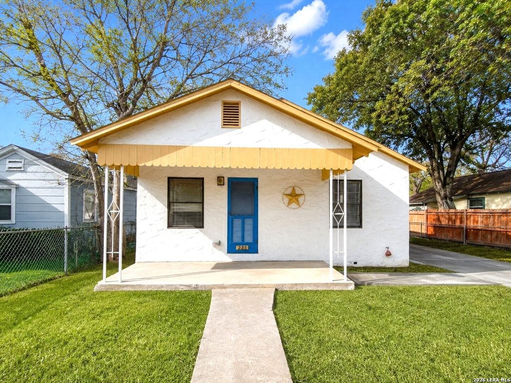 235 Benita, San Antonio, TX 78210