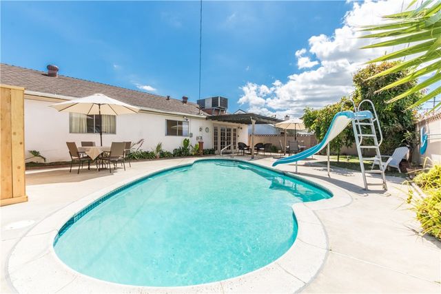 7161 El Rey, Buena Park, CA 90620