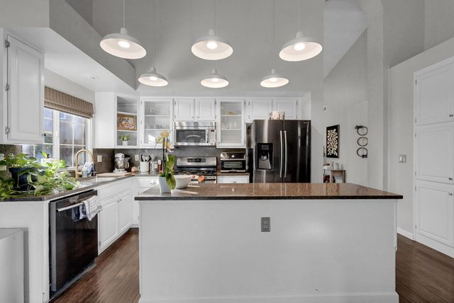 2804 Van Tuyl Pl, Modesto, CA 95356