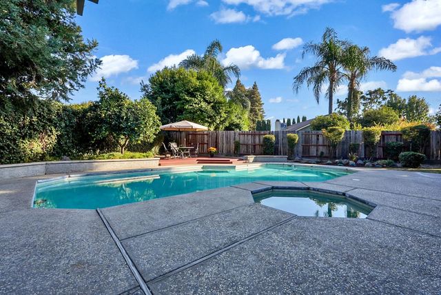 2804 Van Tuyl Pl, Modesto, CA 95356