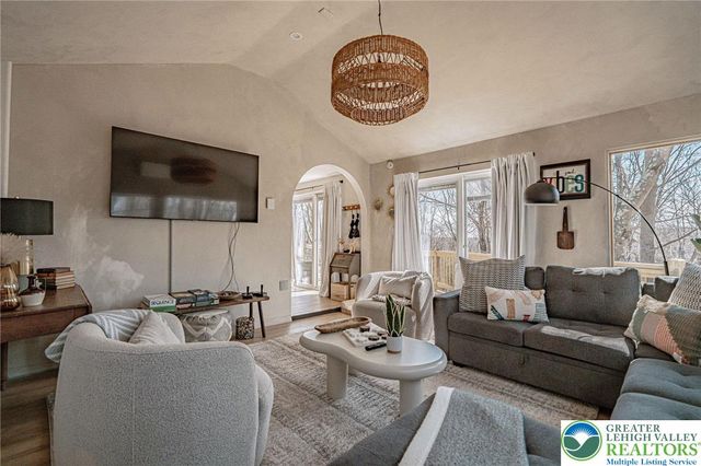 121 Algonquin Trail, Tunkhannock Twp, PA 18210