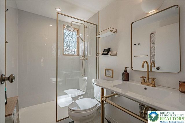 121 Algonquin Trail, Tunkhannock Twp, PA 18210