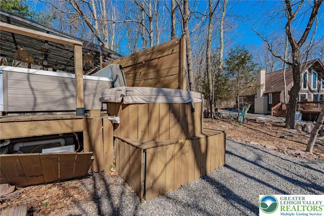 121 Algonquin Trail, Tunkhannock Twp, PA 18210