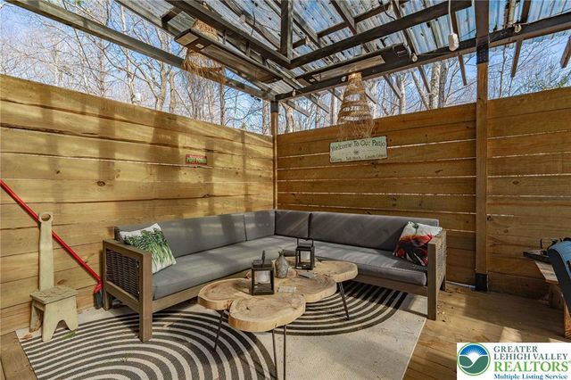 121 Algonquin Trail, Tunkhannock Twp, PA 18210