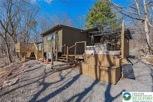 121 Algonquin Trail, Tunkhannock Twp, PA 18210