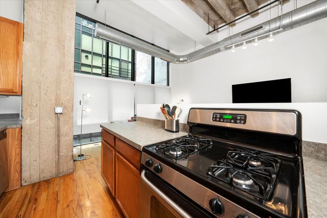 1645 W Ogden Avenue 435, Chicago, IL 60612