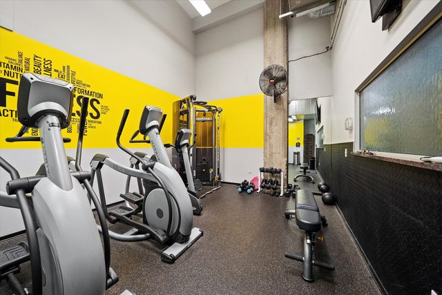 1645 W Ogden Avenue 435, Chicago, IL 60612