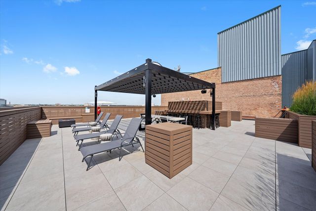 1645 W Ogden Avenue 435, Chicago, IL 60612