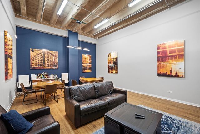 1645 W Ogden Avenue 435, Chicago, IL 60612