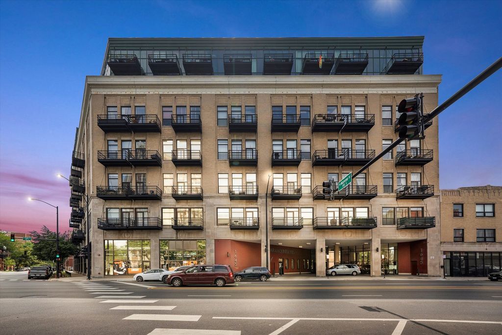1645 W Ogden Avenue 435, Chicago, IL 60612