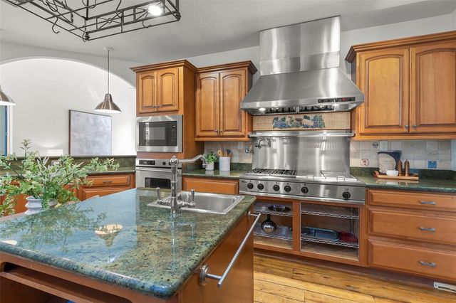 19229 BLOUNT ROAD, Lutz, FL 33558