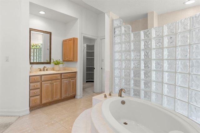 19229 BLOUNT ROAD, Lutz, FL 33558