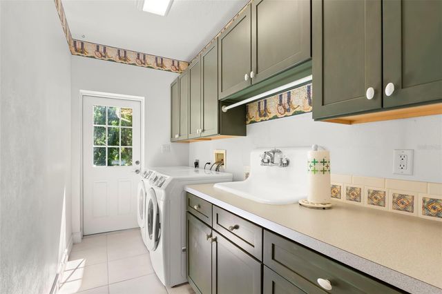 19229 BLOUNT ROAD, Lutz, FL 33558