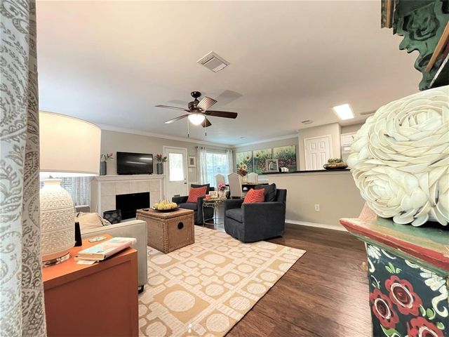 10 Butterfly Branch Place, The Woodlands, TX 77382