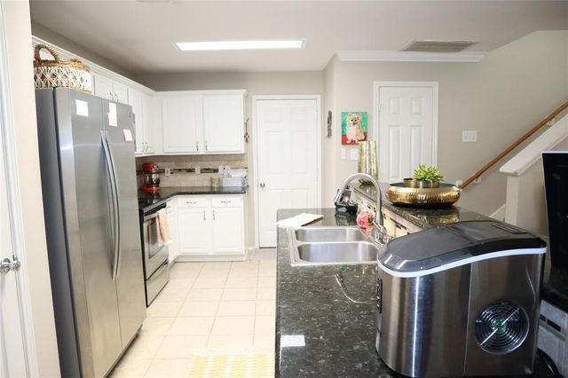 10 Butterfly Branch Place, The Woodlands, TX 77382