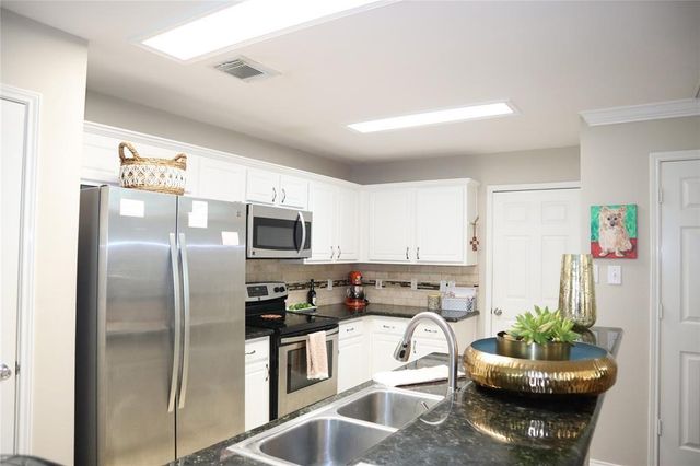 10 Butterfly Branch Place, The Woodlands, TX 77382