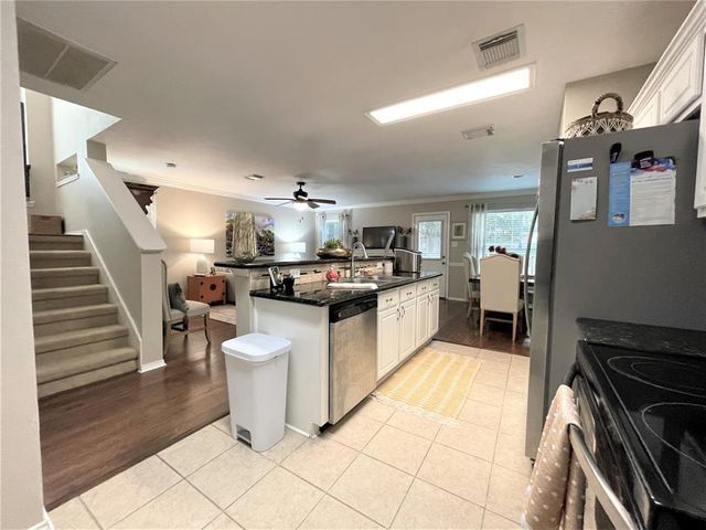 10 Butterfly Branch Place, The Woodlands, TX 77382