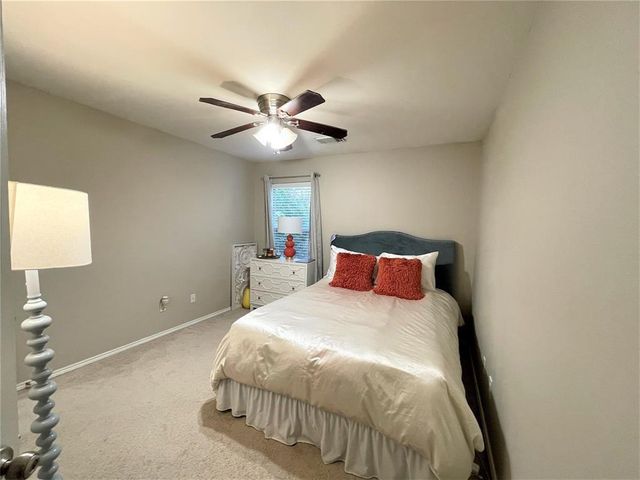 10 Butterfly Branch Place, The Woodlands, TX 77382