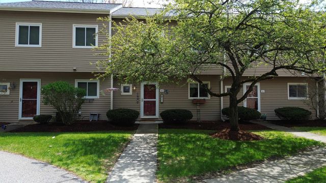 A2 Stonehedge Drive, South Burlington, VT 05403