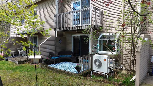 A2 Stonehedge Drive, South Burlington, VT 05403