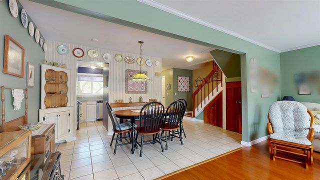 A2 Stonehedge Drive, South Burlington, VT 05403