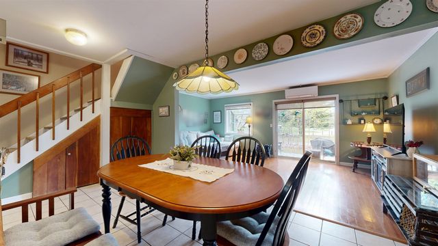 A2 Stonehedge Drive, South Burlington, VT 05403