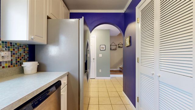 A2 Stonehedge Drive, South Burlington, VT 05403