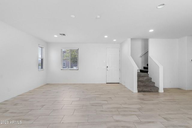 5818 W ENCINAS Lane, Phoenix, AZ 85043