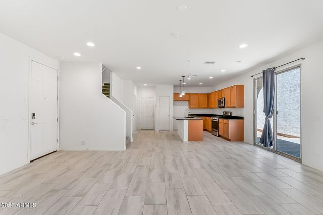 5818 W ENCINAS Lane, Phoenix, AZ 85043