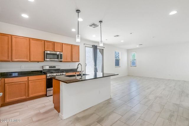 5818 W ENCINAS Lane, Phoenix, AZ 85043