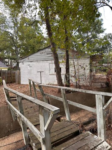 706 Boulevard Street, Shreveport, LA 71104