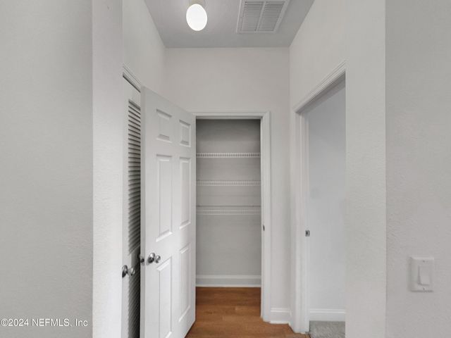 3173 HAWKS HILL Lane, Jacksonville, FL 32216