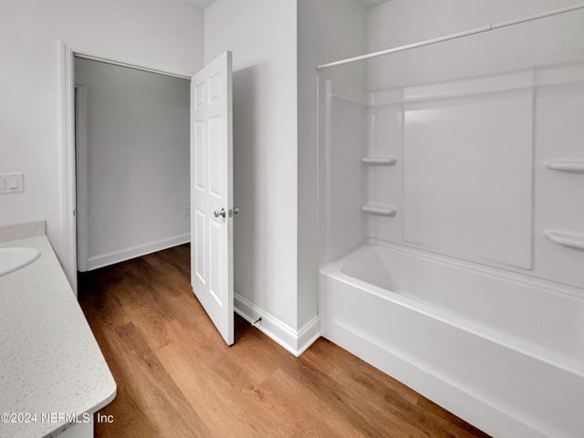 3173 HAWKS HILL Lane, Jacksonville, FL 32216
