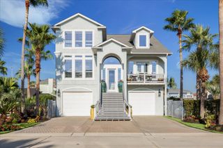 241 Tamana Drive, Tiki Island, TX 77554