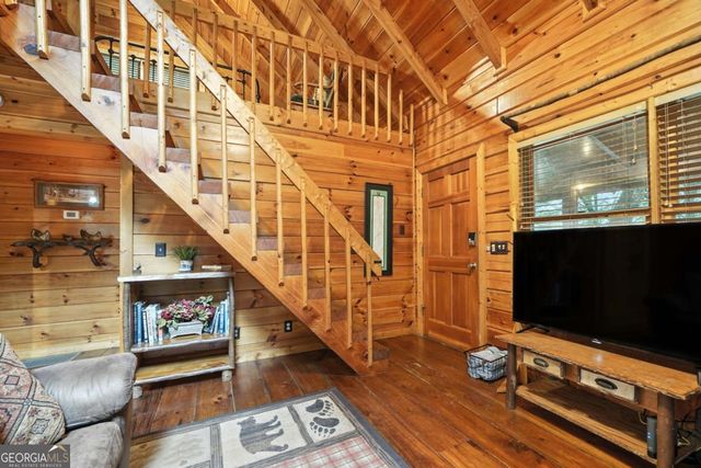 425 River Bend Court, Ellijay, GA 30540