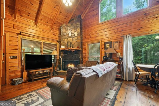 425 River Bend Court, Ellijay, GA 30540