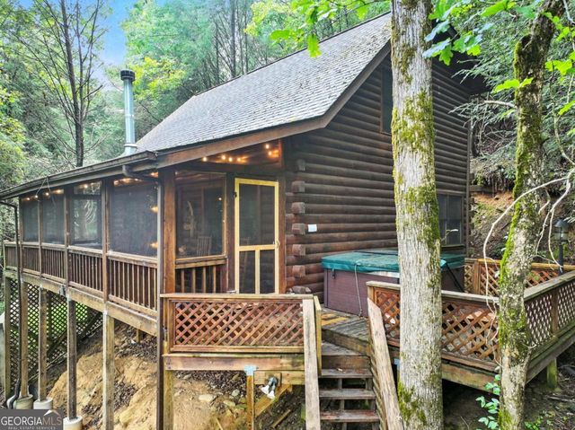 425 River Bend Court, Ellijay, GA 30540