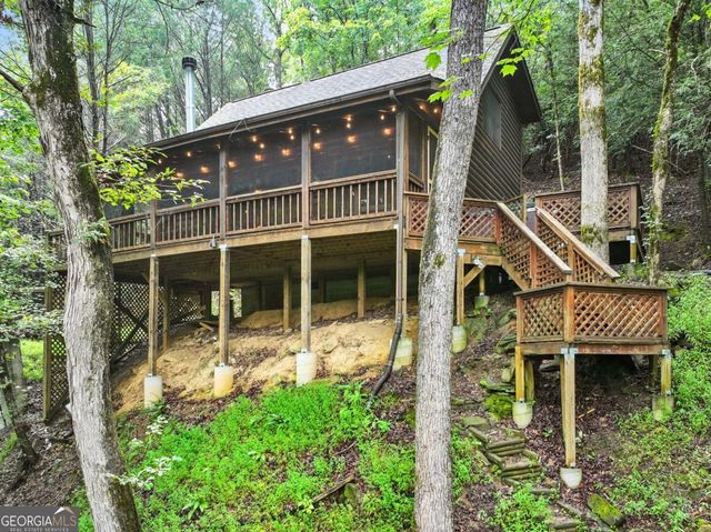 425 River Bend Court, Ellijay, GA 30540