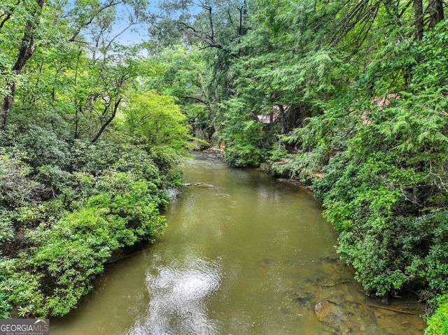 425 River Bend Court, Ellijay, GA 30540