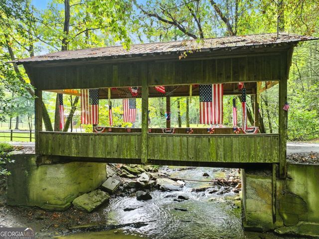425 River Bend Court, Ellijay, GA 30540